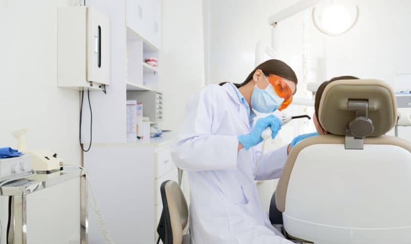 Why You Shouldn&#    ;t Ignore Tooth Pain: Visiting An Emergency Dentist